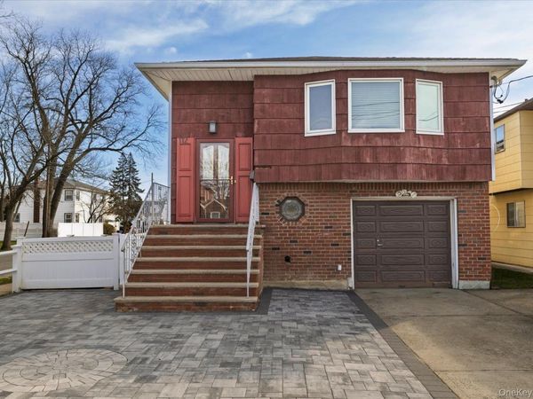 112 Chestnut Street, Lynbrook, NY 11563