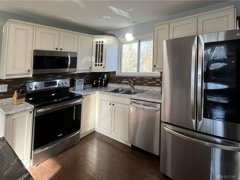 1692 Shady Lane, Beavercreek, OH 45432 Photo 7