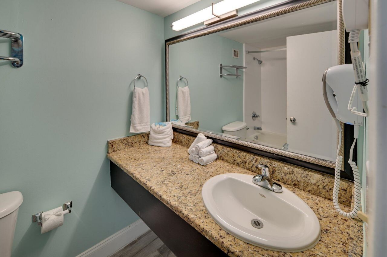 1501 S Ocean Blvd. Photo 17