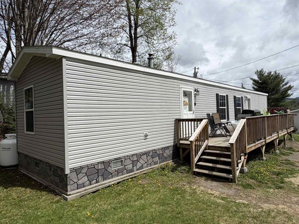 14 Hilltop Manor Mobile Home Park, Littleton, NH 03561