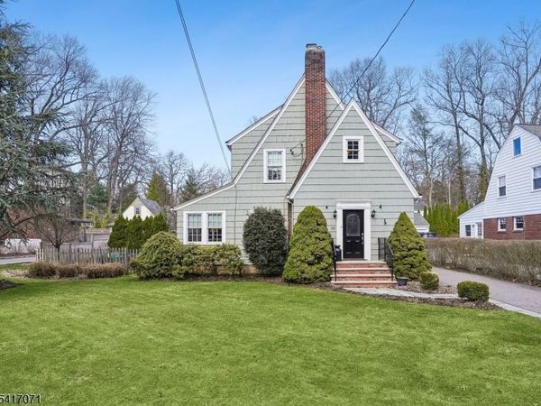 25 Bowers Rd, Caldwell, NJ 07006