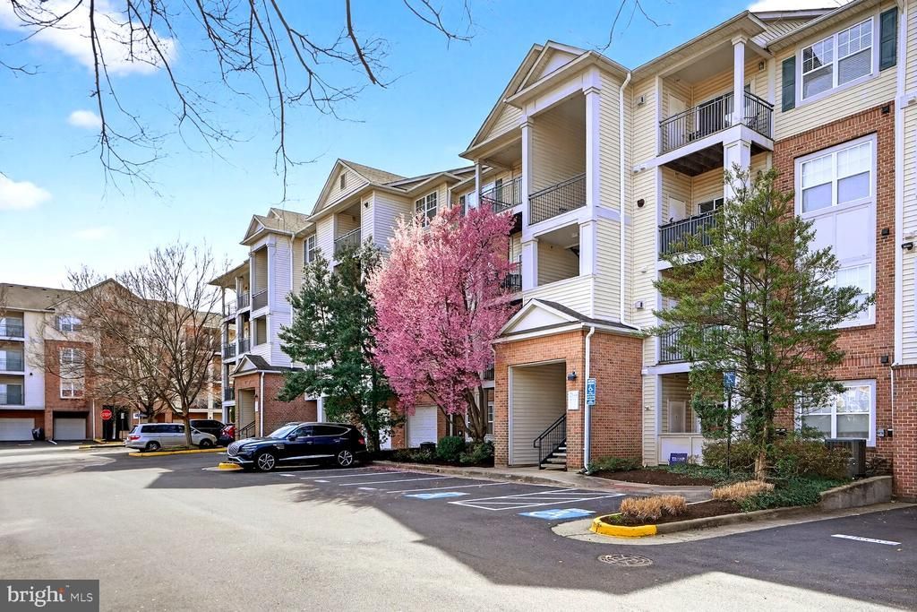 12144 Garden Grove Circle, Unit 301, Fairfax, VA 22030 Main Photo