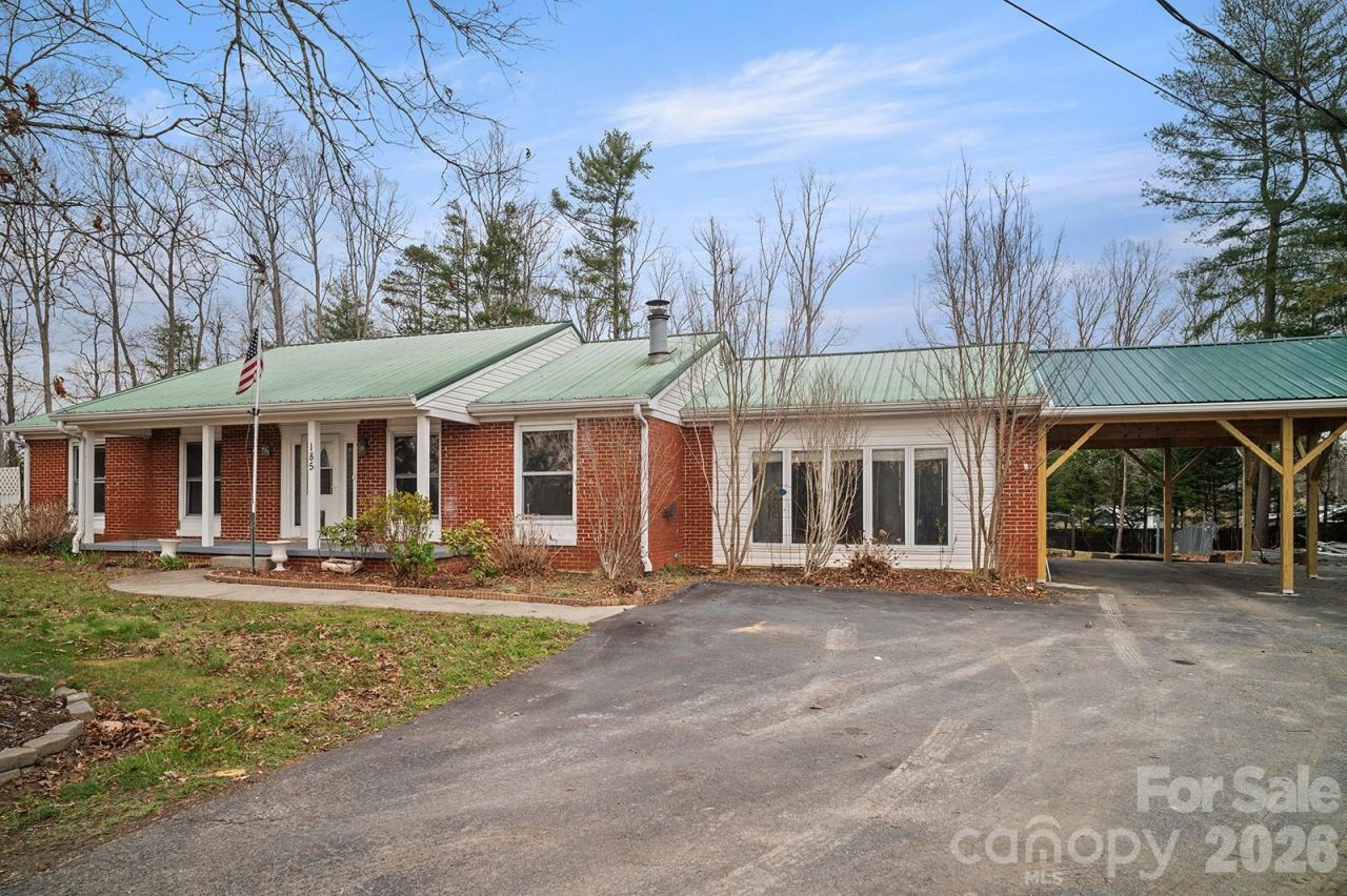 185 O O King Drive, Flat Rock, NC 28731 Main Photo