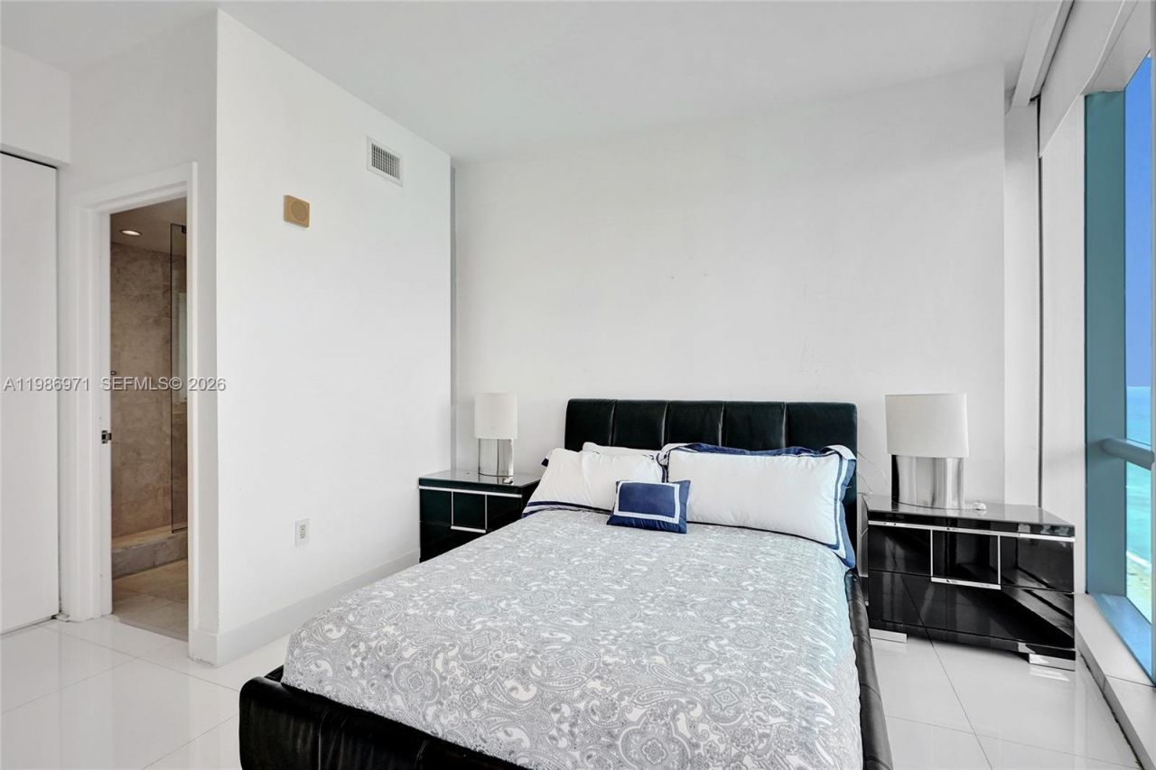 17121 Collins Ave , Unit 3206, Sunny Isles Beach, FL 33160 Photo