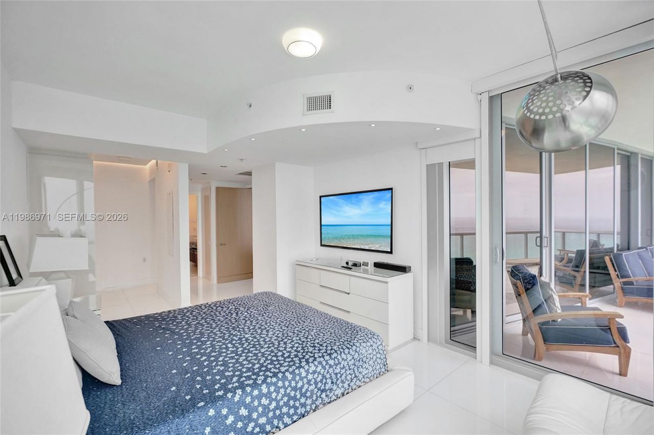 17121 Collins Ave , Unit 3206, Sunny Isles Beach, FL 33160 Photo