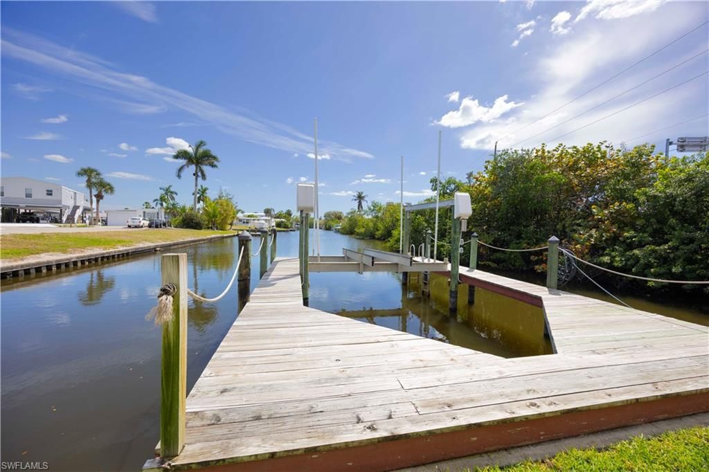17520 Azalea Ln, Fort Myers Beach, FL 33931 Photo