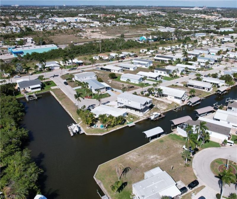 17520 Azalea Ln, Fort Myers Beach, FL 33931 Photo