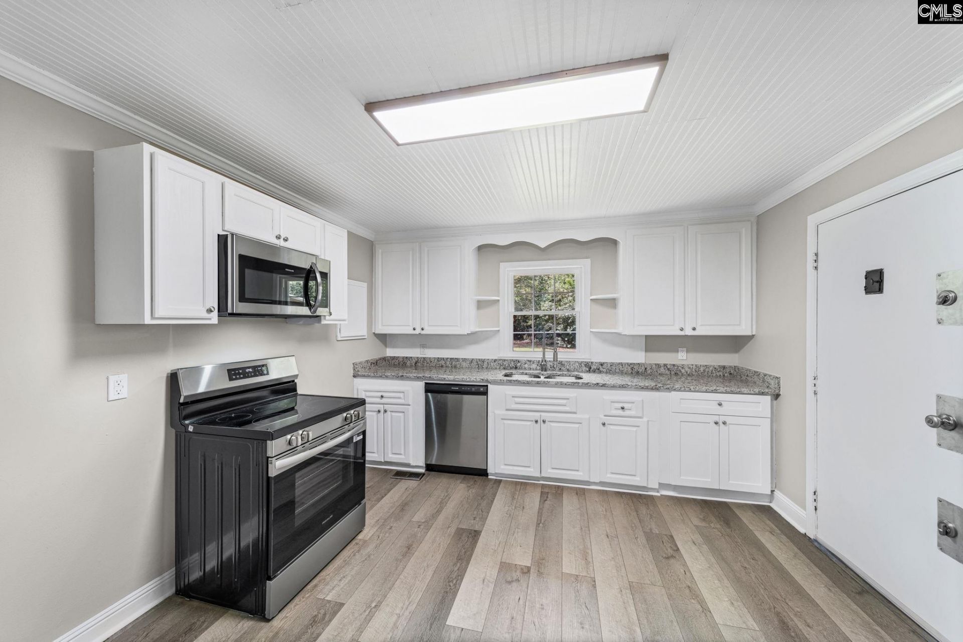 66 Elizabeth Street  Photo 10