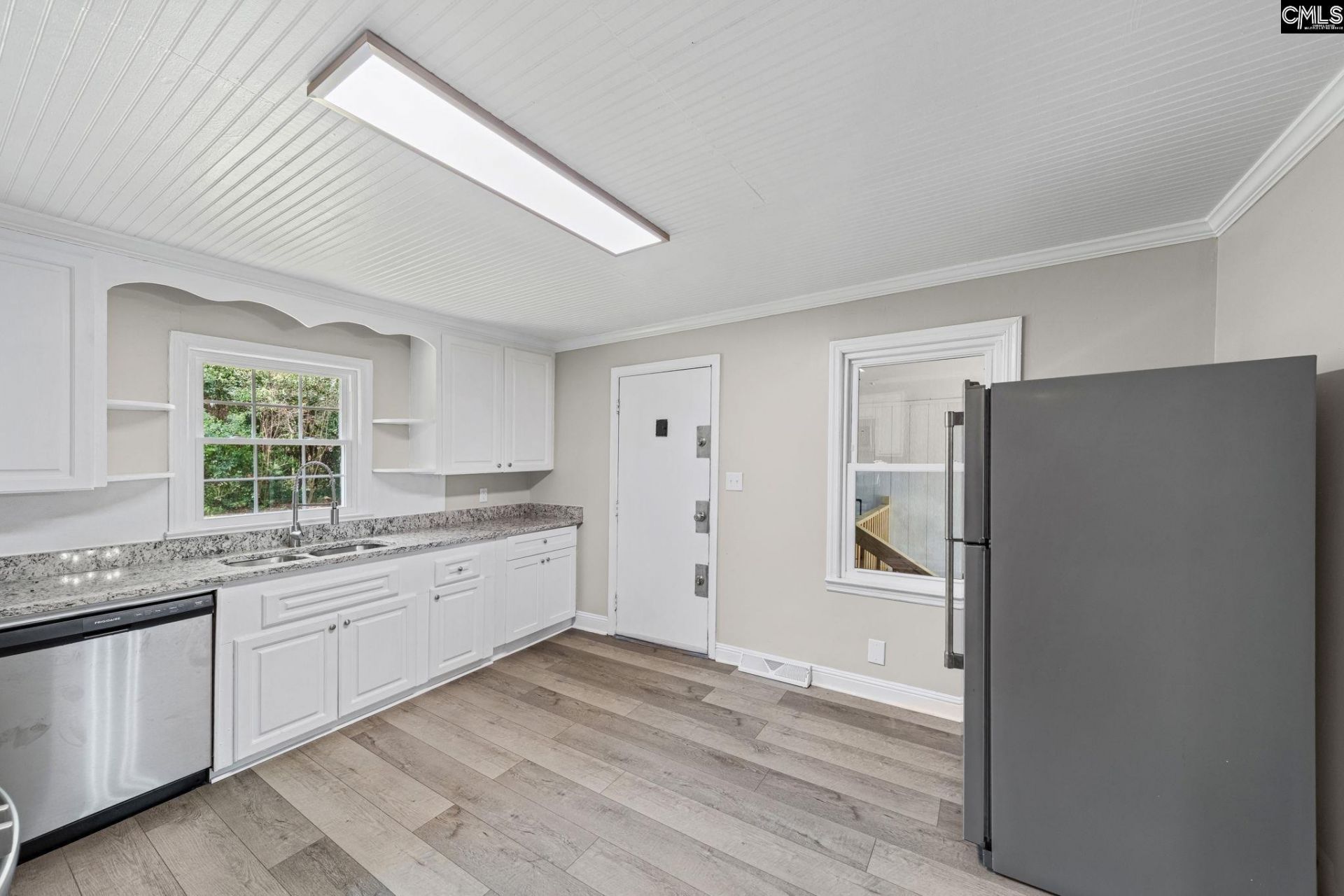 66 Elizabeth Street  Photo 11