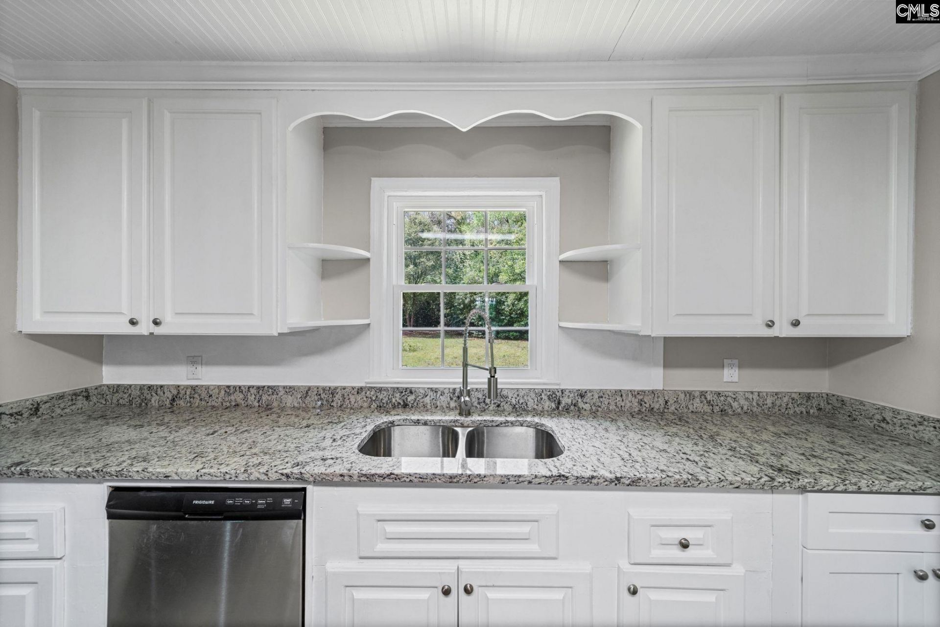 66 Elizabeth Street  Photo 12