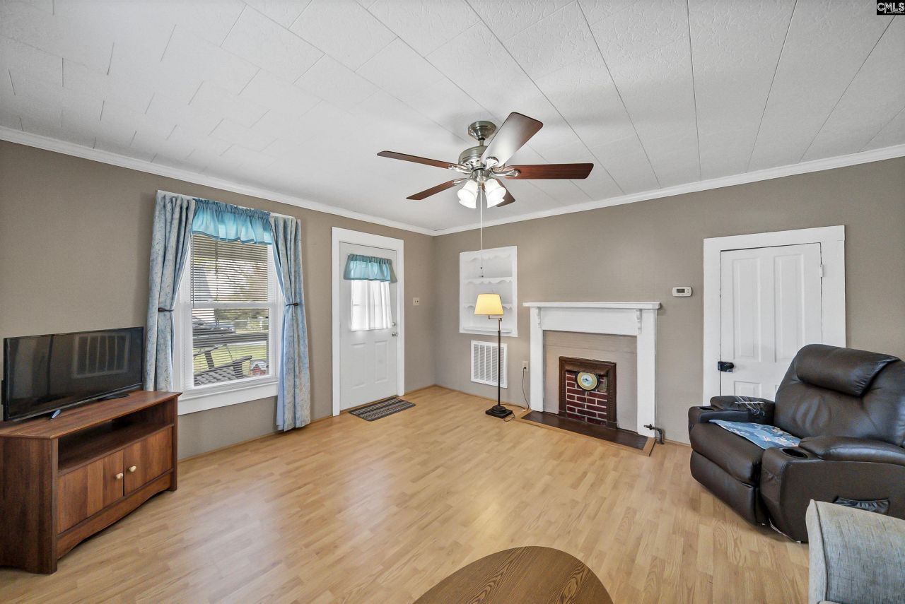 2032 Piedmont Street  Photo 9