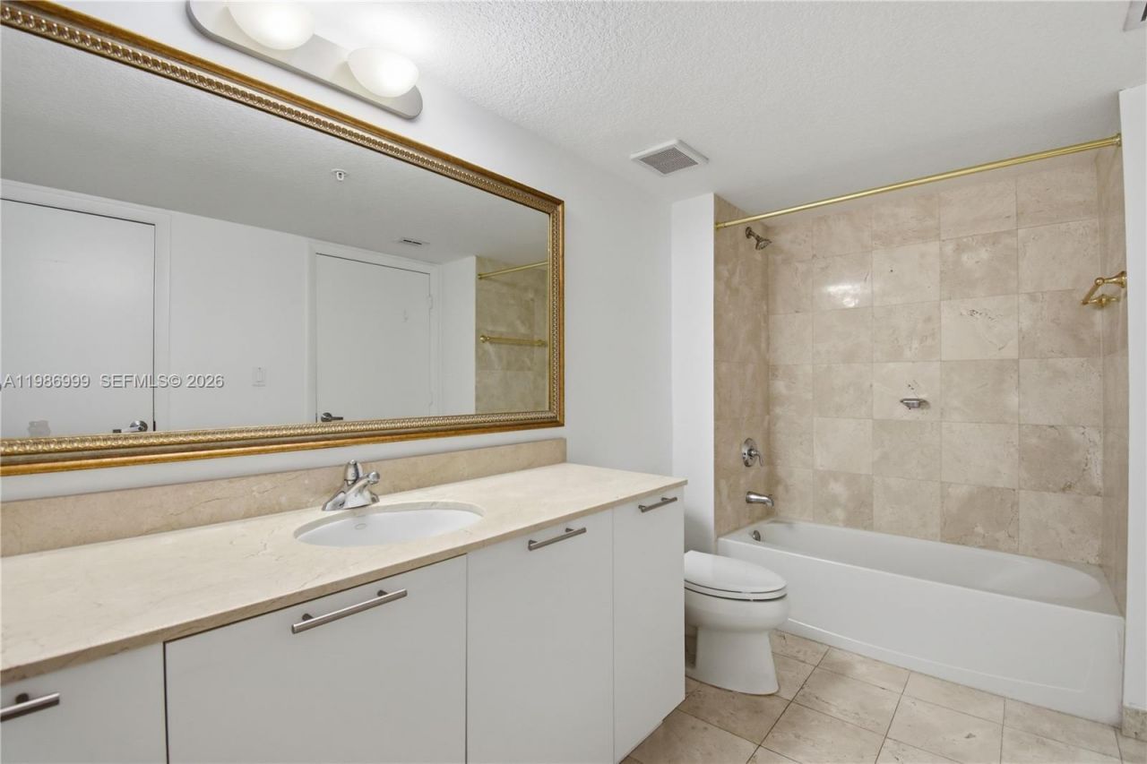 1800 N Bayshore Dr, Unit 3115, Miami, FL 33132 Photo