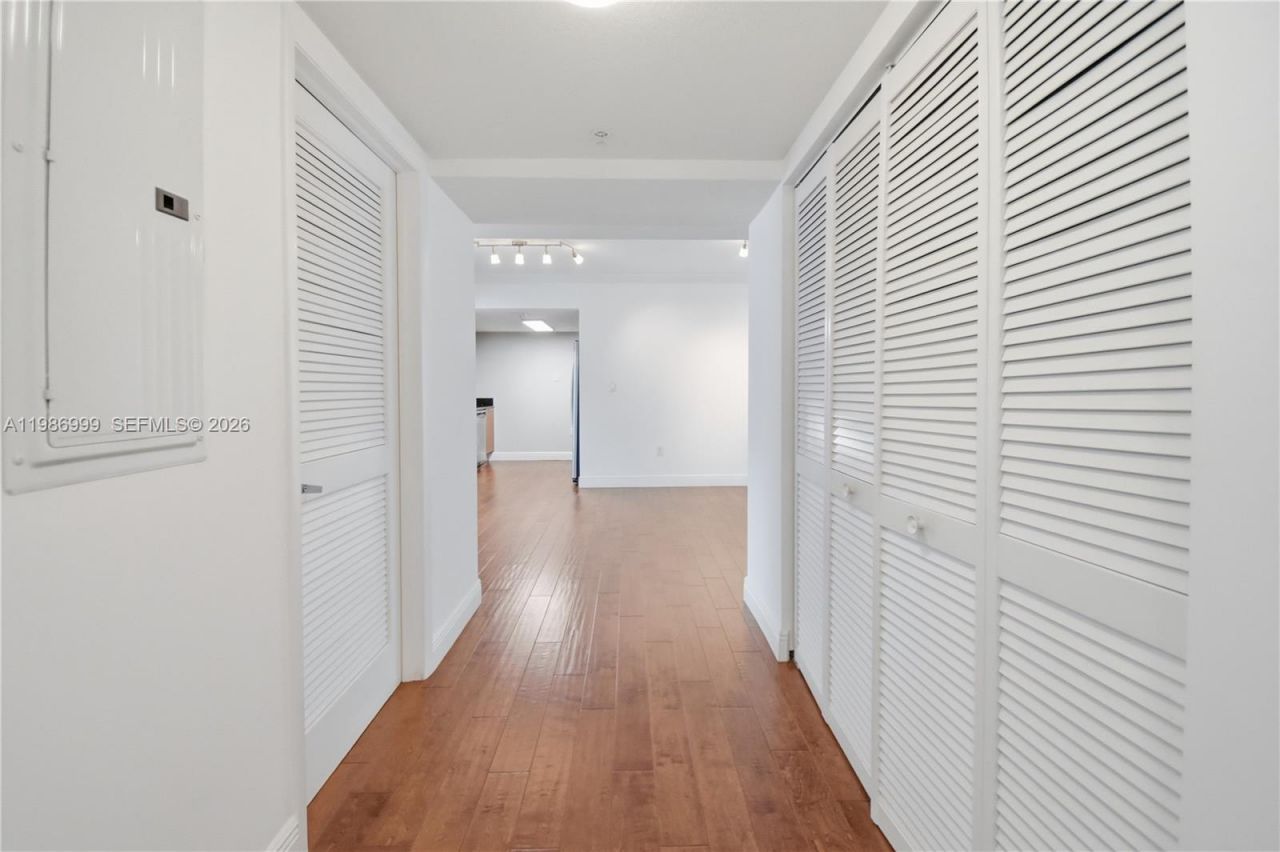 1800 N Bayshore Dr, Unit 3115, Miami, FL 33132 Photo