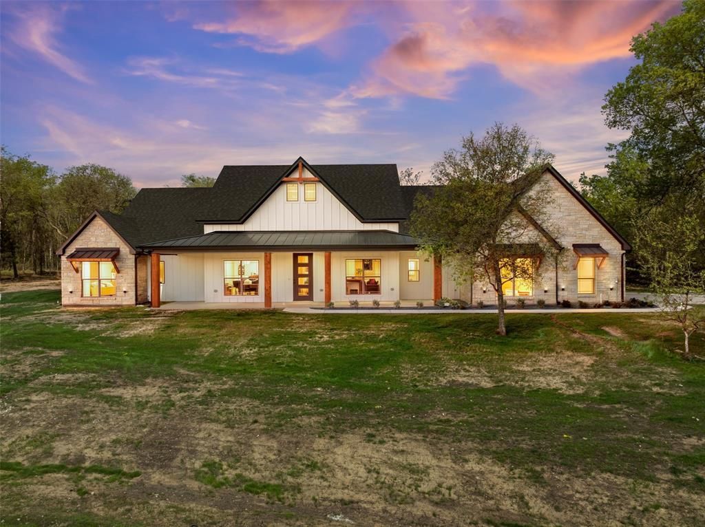 317 N Big Red Way, China Spring, TX 76633 Main Photo