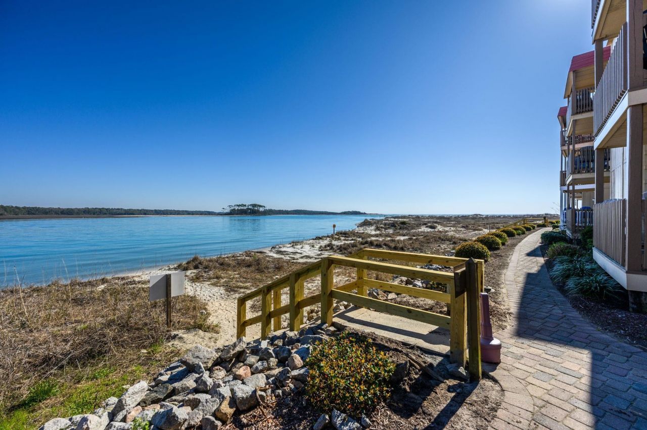 6309 Ocean Blvd. N Photo 31