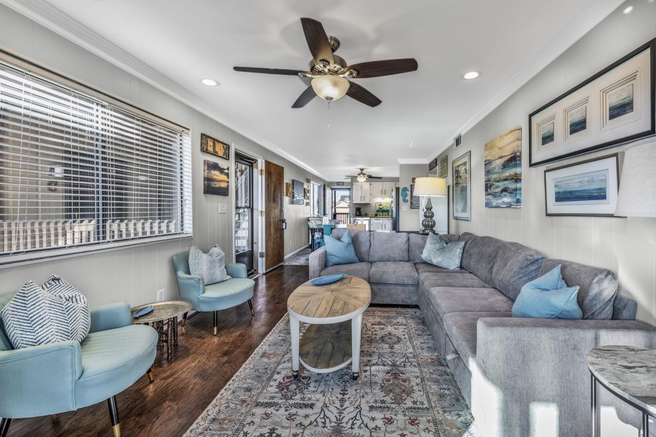 6309 Ocean Blvd. N Photo 8