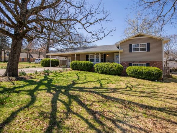 2803 N Elizabeth Avenue, Fayetteville, AR 72703