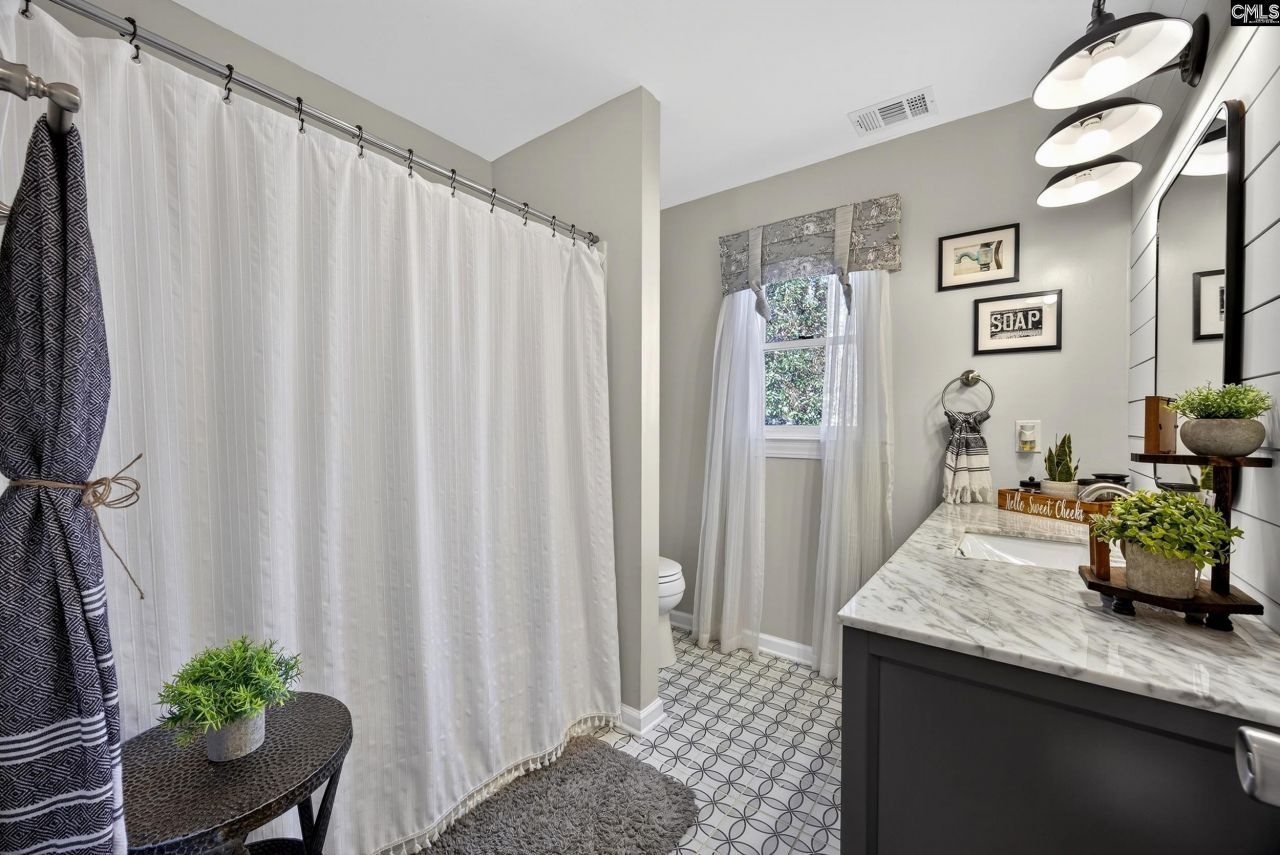 106 Lorick Circle Photo 17