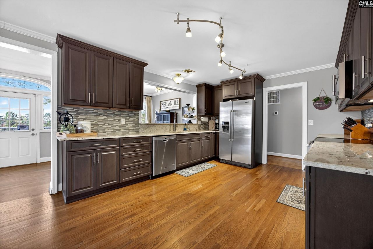 106 Lorick Circle Photo 8