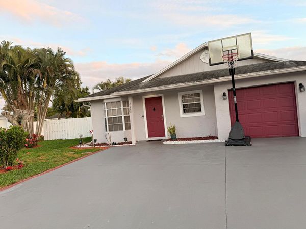 10088 Boynton Place Circle, Boynton Beach, FL 33437