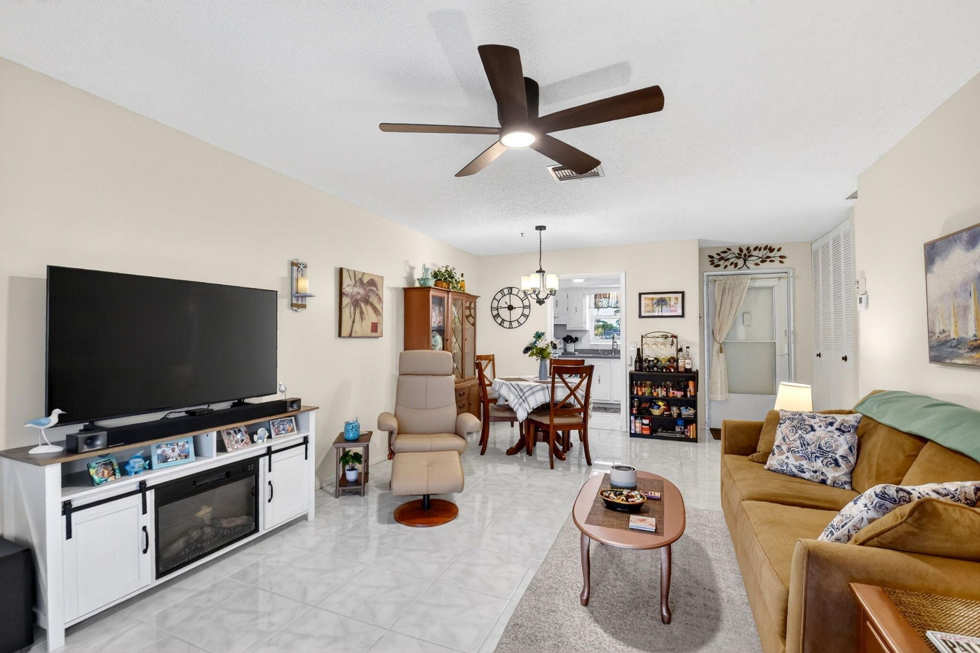 2758 Emory Drive E, Unit B, West Palm Beach, FL 33415 Photo