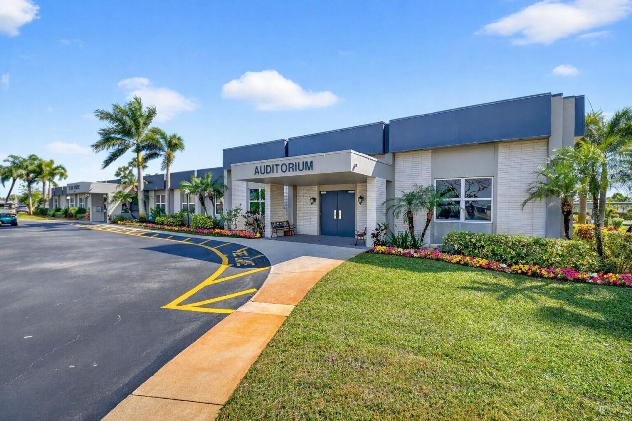 2758 Emory Drive E, Unit B, West Palm Beach, FL 33415 Photo