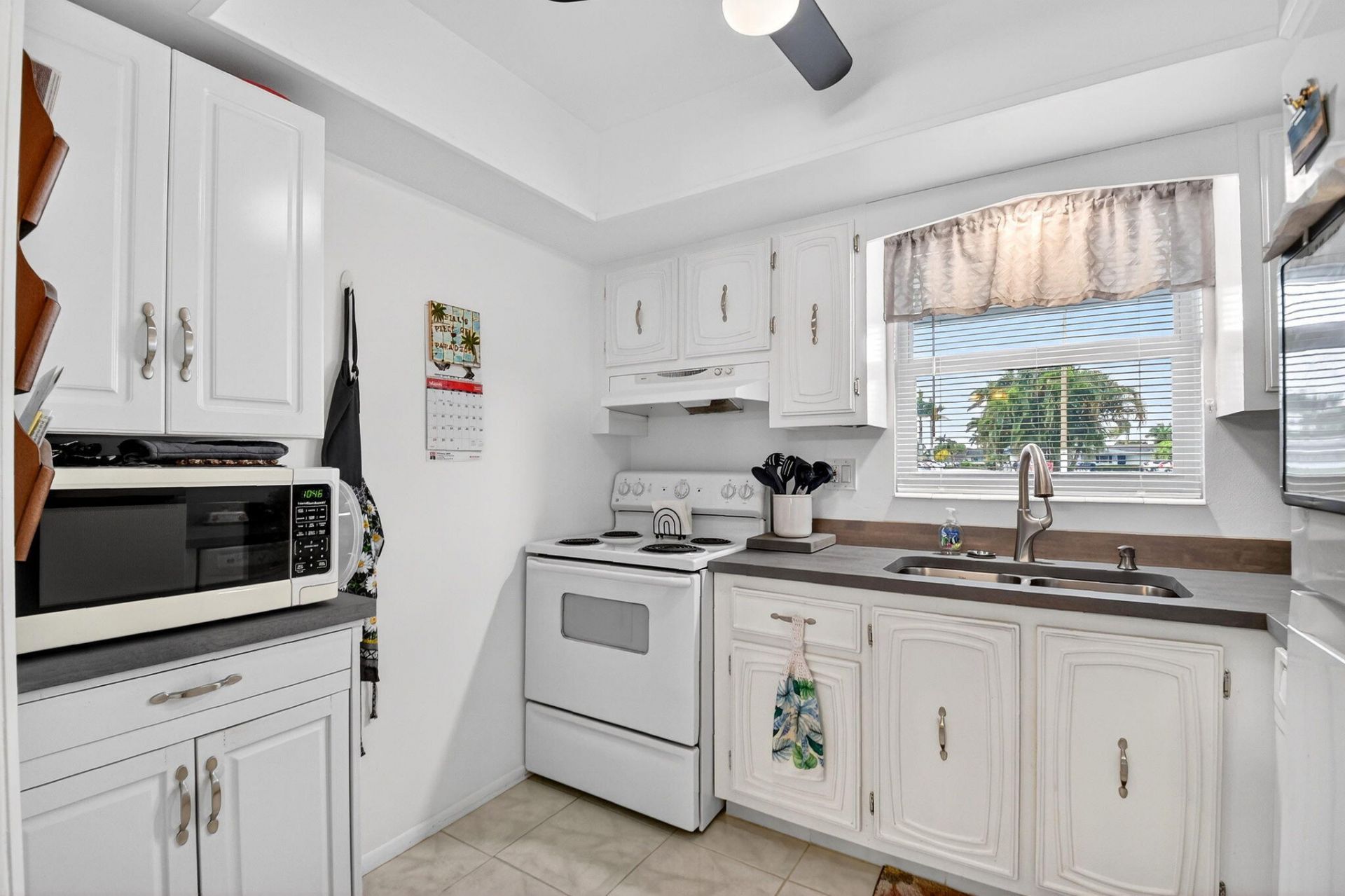 2758 Emory Drive E, Unit B, West Palm Beach, FL 33415 Photo