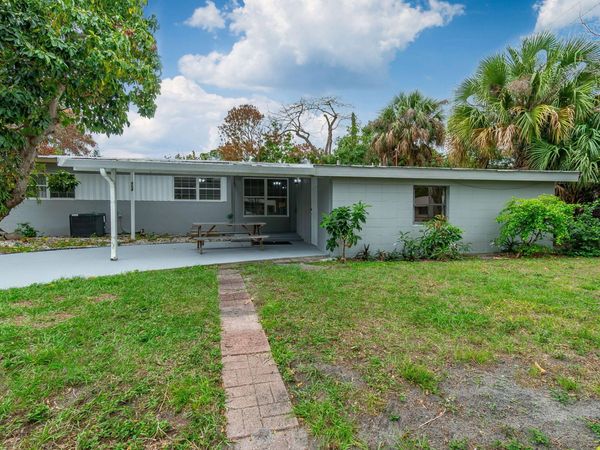 904 SE 16th Street, Stuart, FL 34994