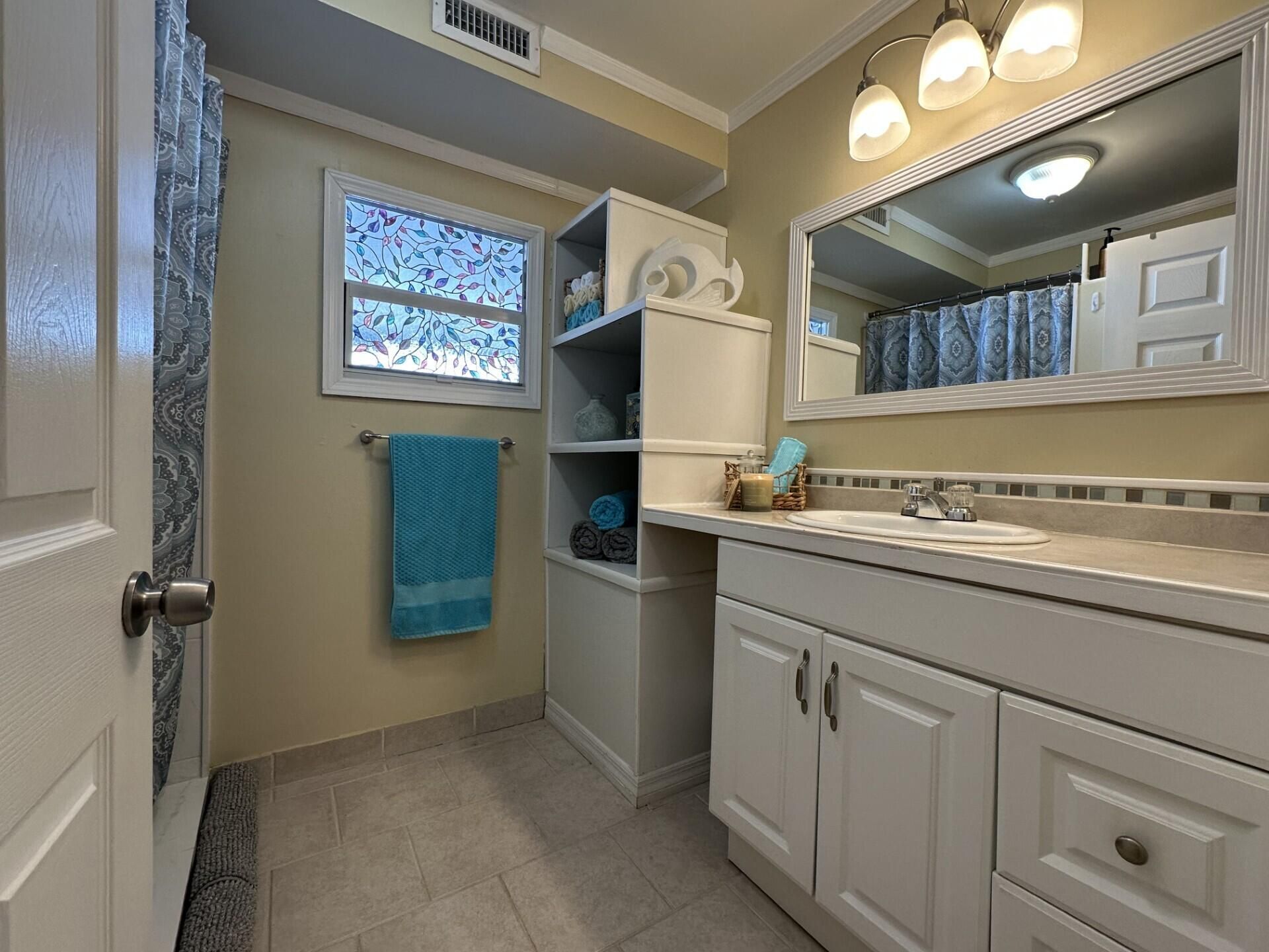 8661 SW 18th Place, Davie, FL 33324 Photo