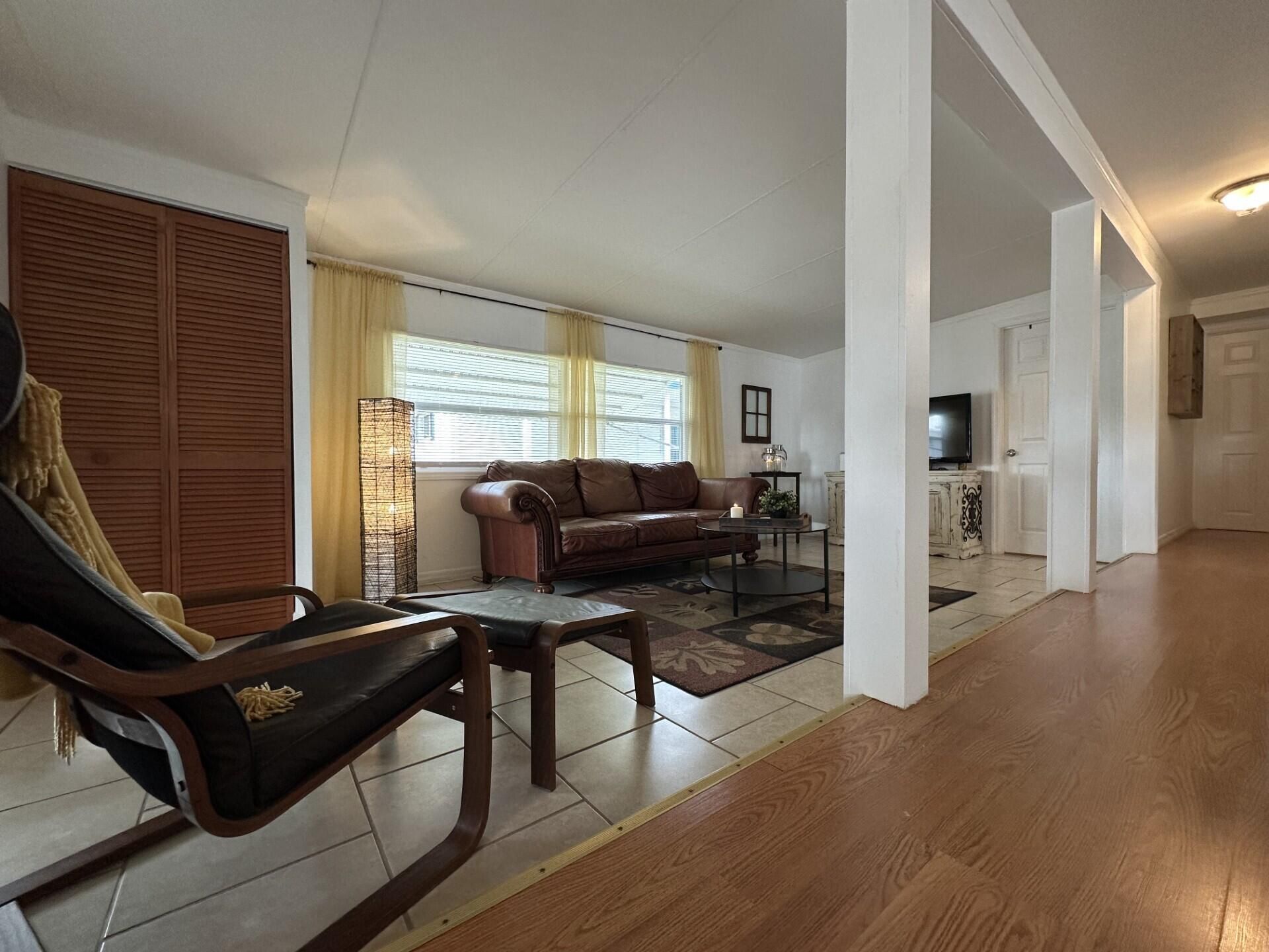 8661 SW 18th Place, Davie, FL 33324 Photo