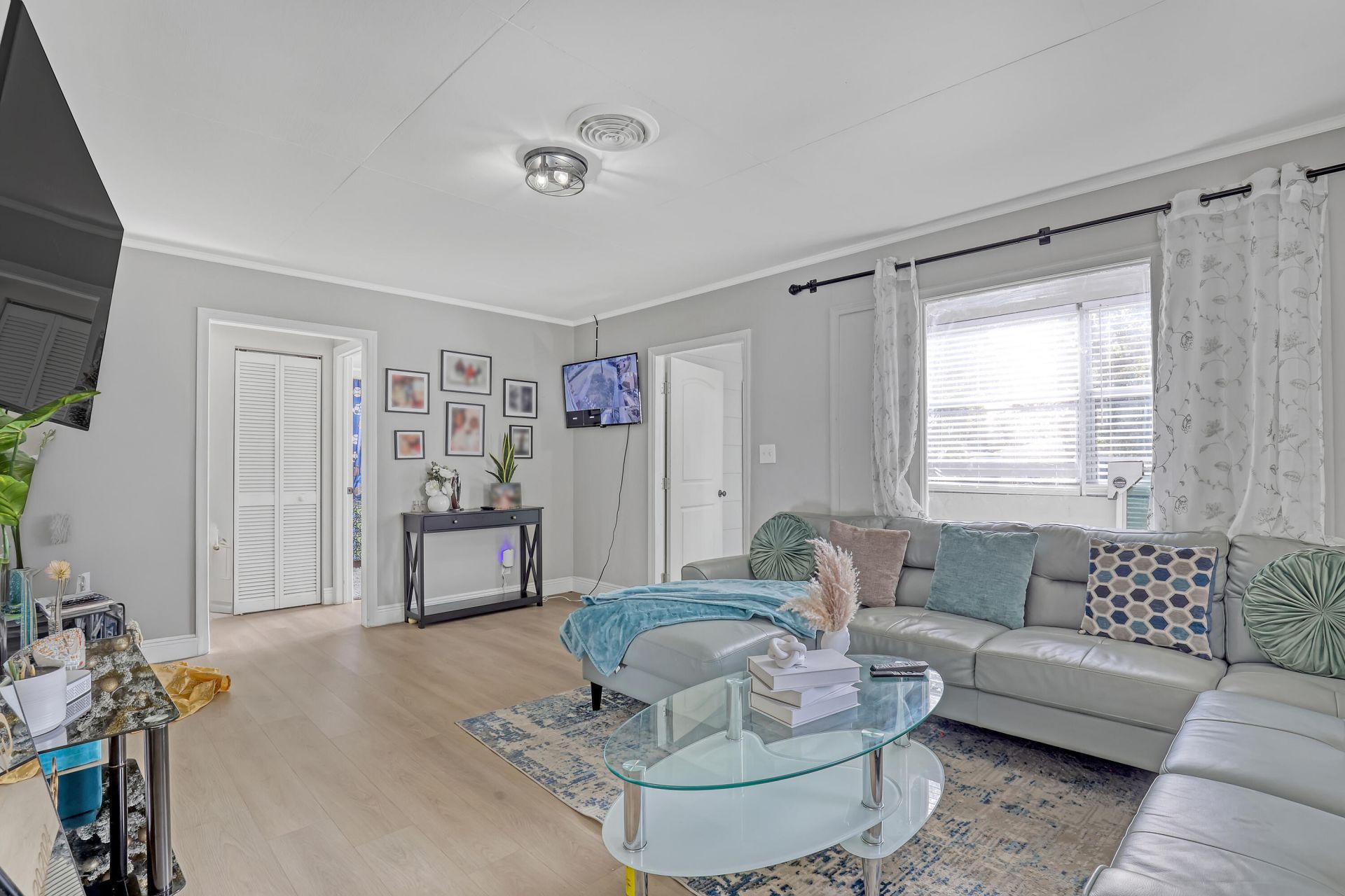 731 50th Street, West Palm Beach, FL 33407 Photo