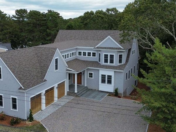28 Quaker Run, Mashpee, MA 02649