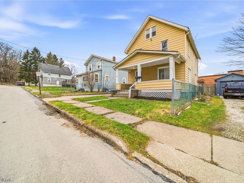 320 Fox Drive, Ashtabula, OH 44004 Photo 2