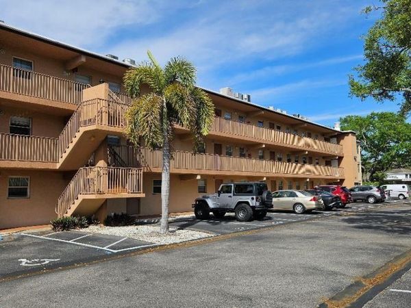 4600 98TH WAY N, Unit 210, ST PETERSBURG, FL 33708