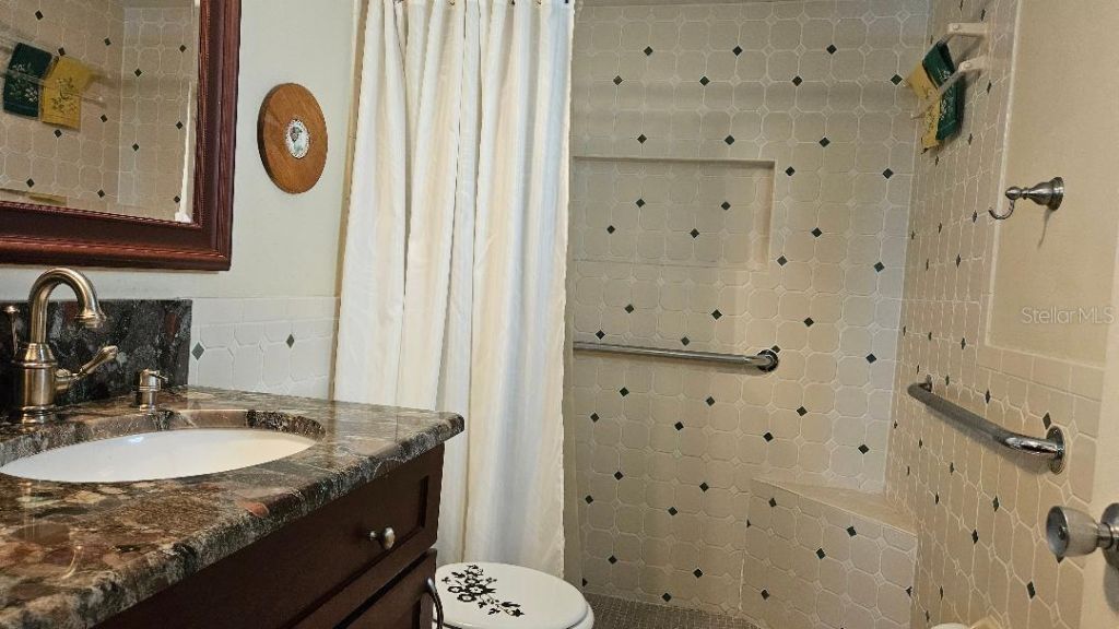 4600 98th Way N, Unit 210, Saint Petersburg, FL 33708 Photo