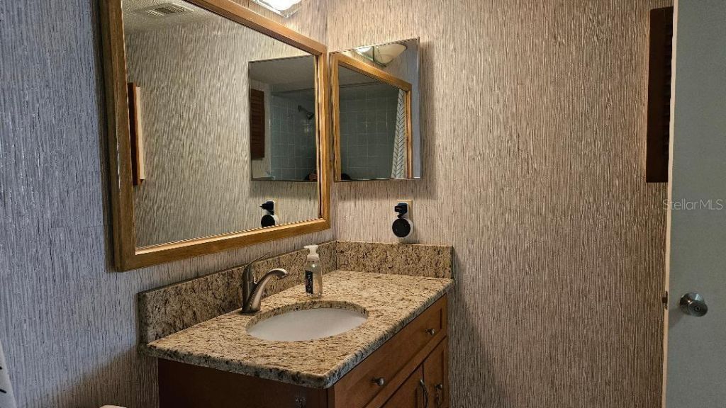 4600 98th Way N, Unit 210, Saint Petersburg, FL 33708 Photo