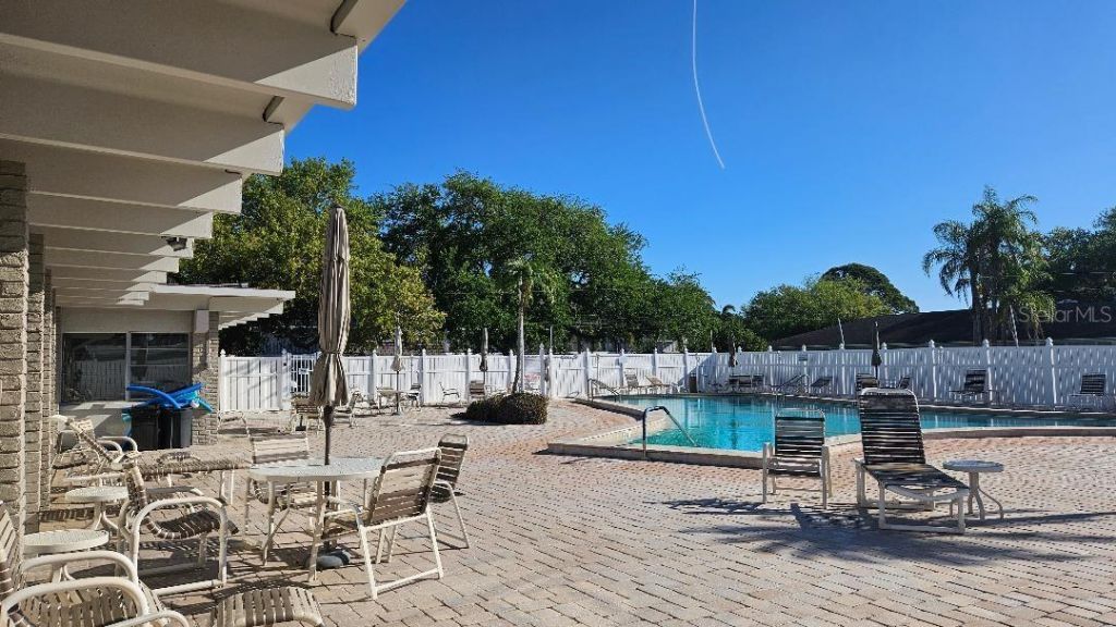 4600 98th Way N, Unit 210, Saint Petersburg, FL 33708 Photo