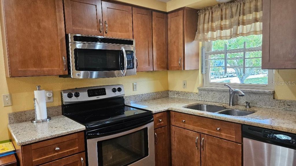 4600 98th Way N, Unit 210, Saint Petersburg, FL 33708 Photo