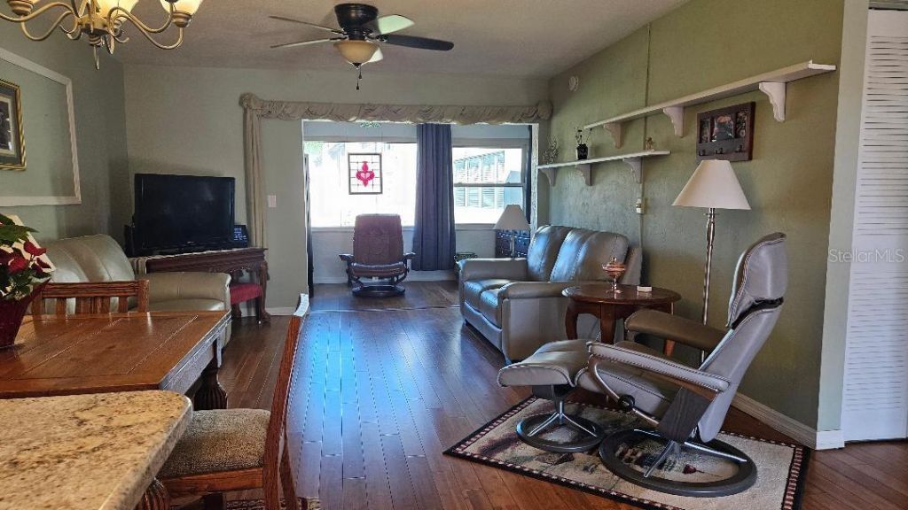 4600 98th Way N, Unit 210, Saint Petersburg, FL 33708 Photo