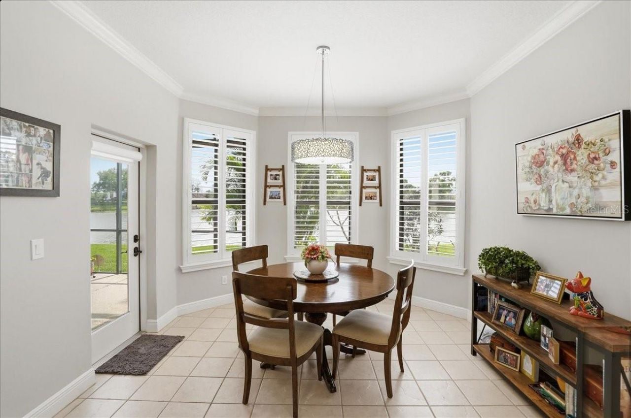 8205 Stirling Falls Circle , Sarasota, FL 34243 Photo