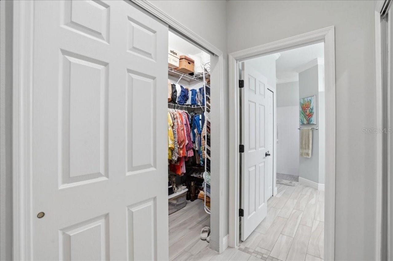 8205 Stirling Falls Circle , Sarasota, FL 34243 Photo