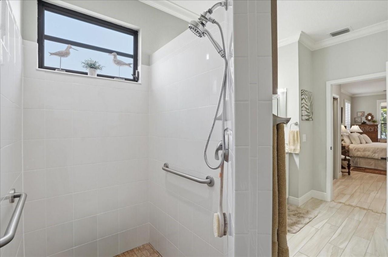 8205 Stirling Falls Circle , Sarasota, FL 34243 Photo