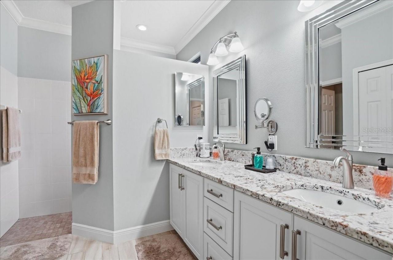 8205 Stirling Falls Circle , Sarasota, FL 34243 Photo