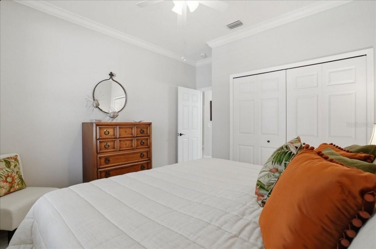 8205 Stirling Falls Circle , Sarasota, FL 34243 Photo