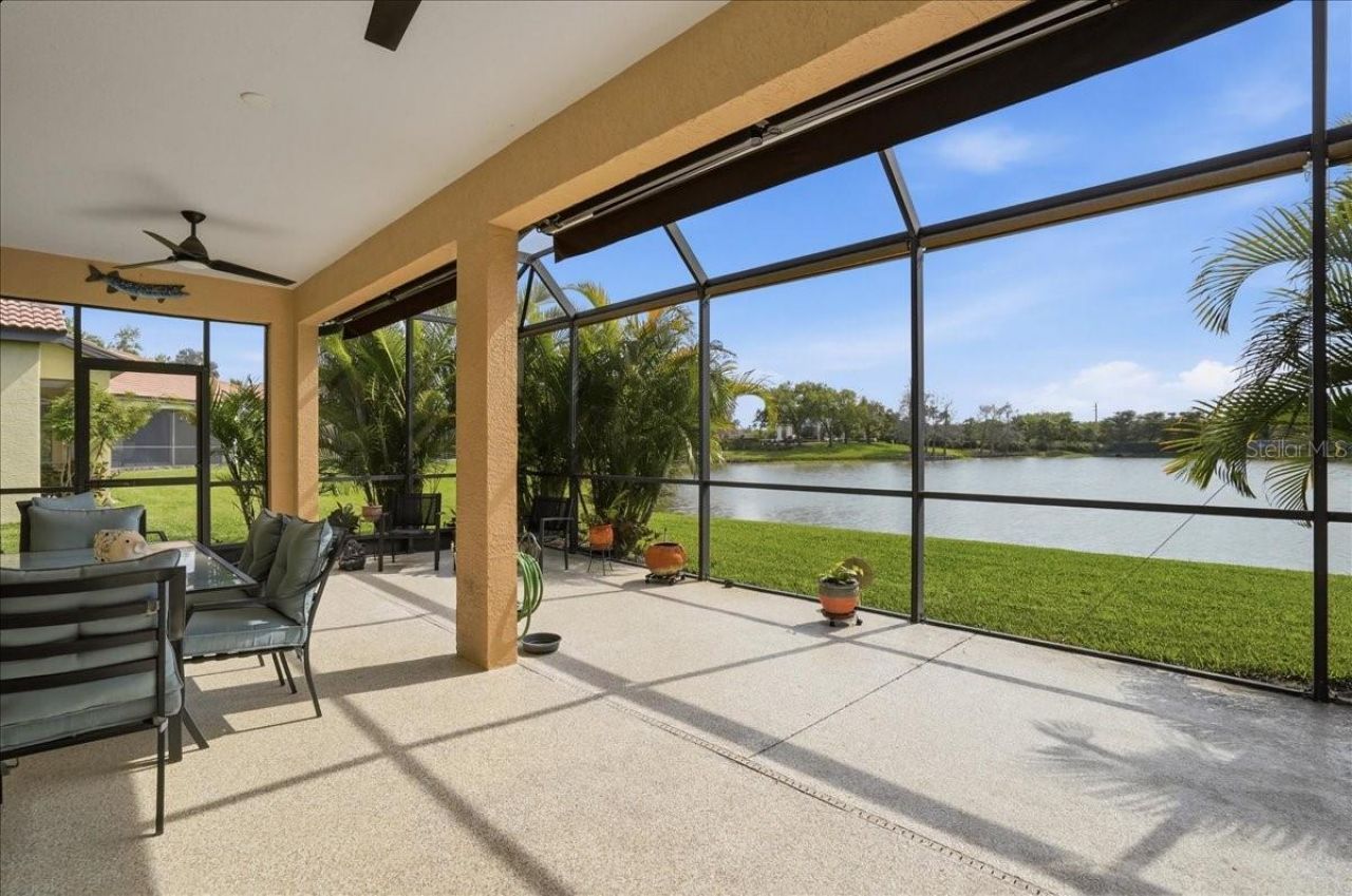 8205 Stirling Falls Circle , Sarasota, FL 34243 Photo