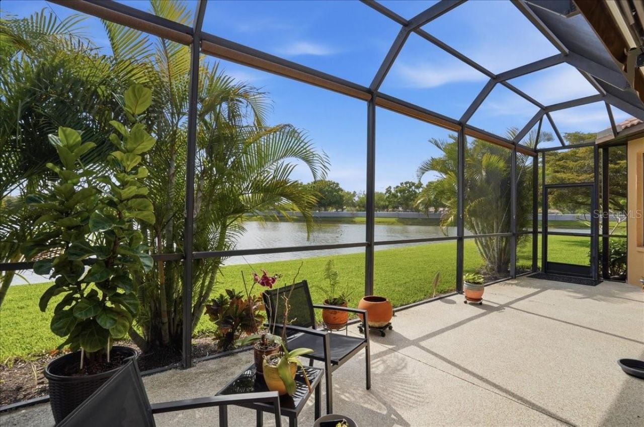 8205 Stirling Falls Circle , Sarasota, FL 34243 Photo