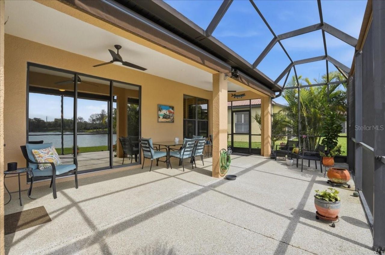 8205 Stirling Falls Circle , Sarasota, FL 34243 Photo