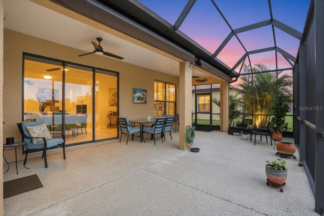 8205 Stirling Falls Circle , Sarasota, FL 34243 Photo