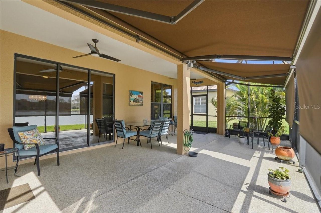 8205 Stirling Falls Circle , Sarasota, FL 34243 Photo