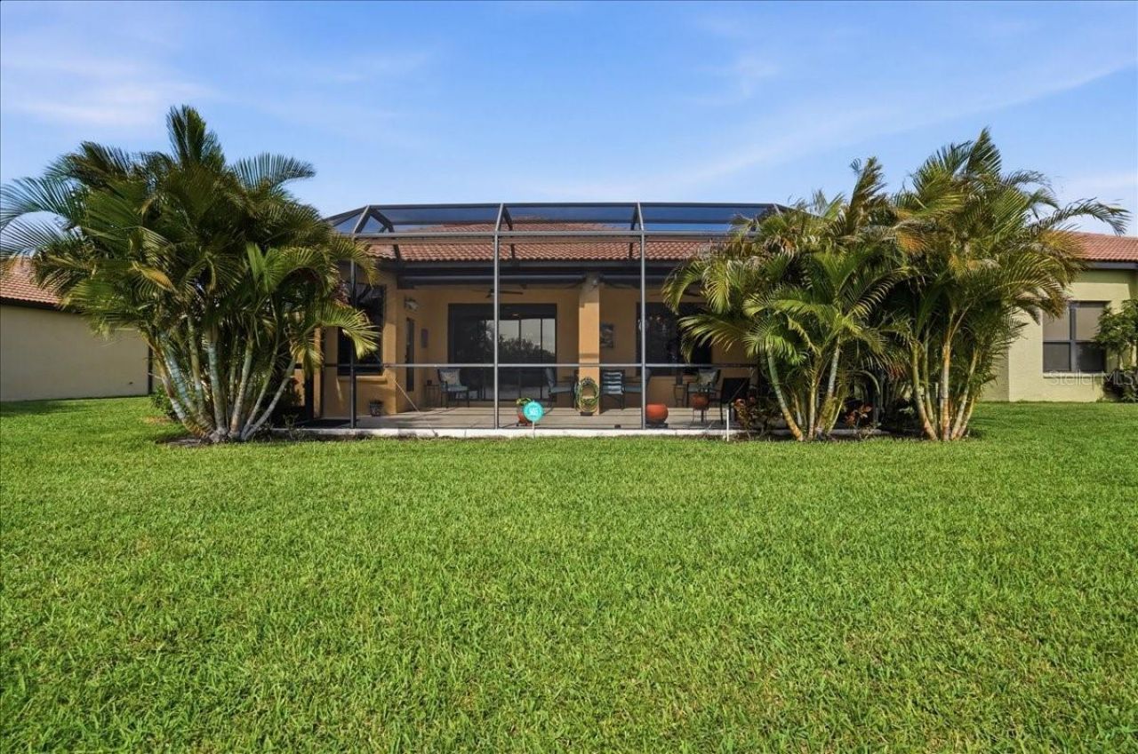 8205 Stirling Falls Circle , Sarasota, FL 34243 Photo